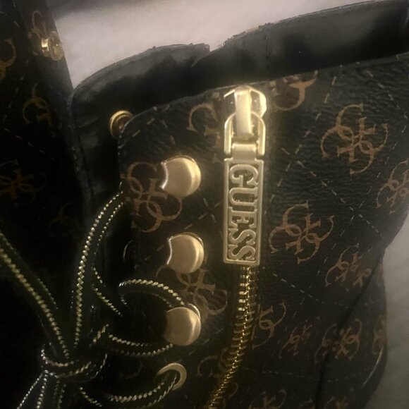 Guess Ankle Boots - Like New Size 8M - Picture 5 of 6